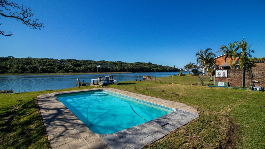 2 Bedroom Property for Sale in Bonza Bay Eastern Cape